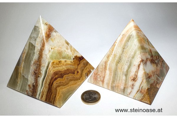 Pyramide Onyx-Marmor 8cm
